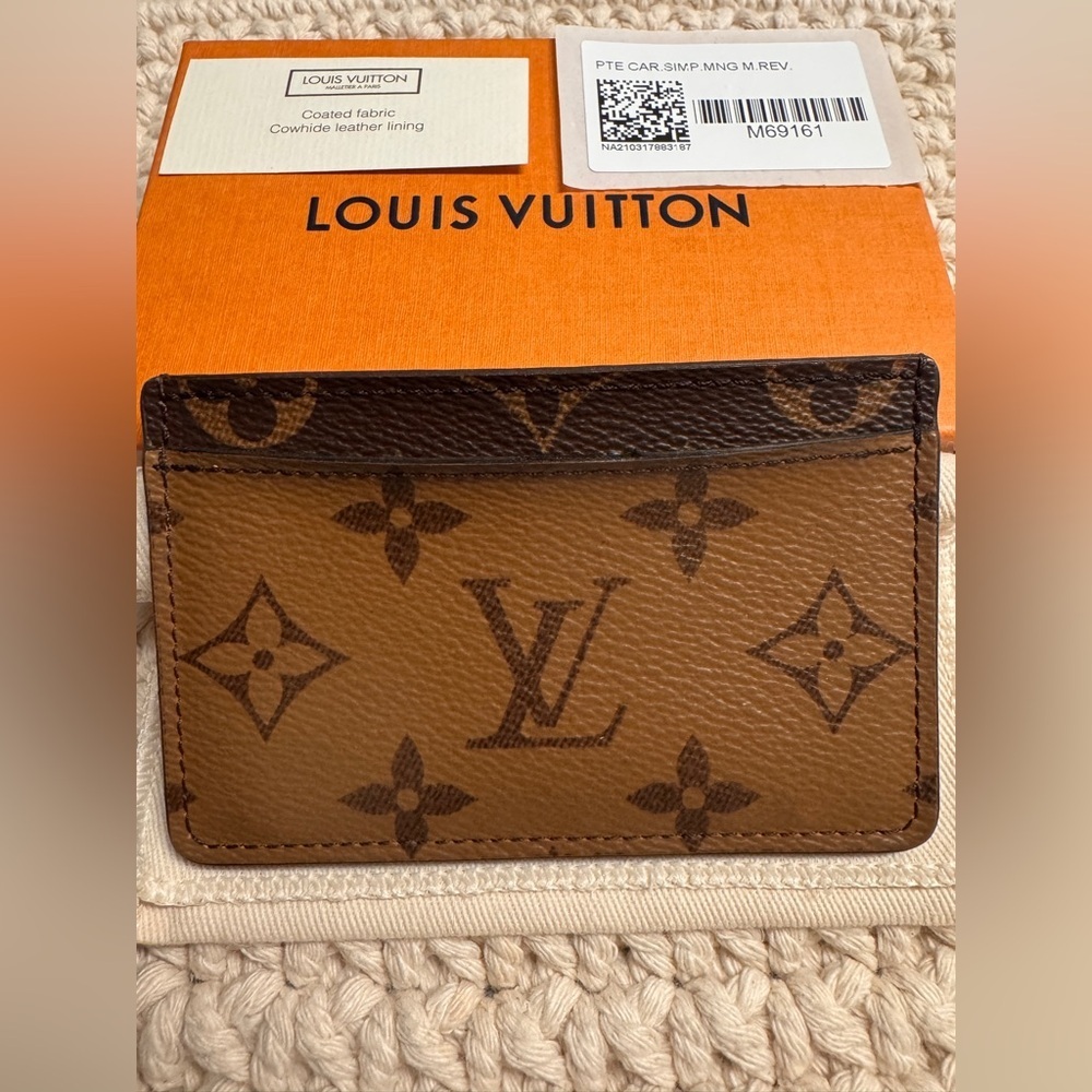 Louis Vuitton Authentic Reverse Monogram Card Hol… - image 1